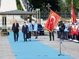 Cumhurbaşkanı Erdoğan, Ukrayna Devlet Başkanı Zelenskiy’i Resmi Törenle Karşıladı