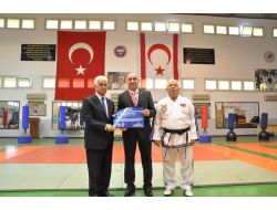 Kktc’den Tmok Üyesi Karataş’a 'Spor Oscarı' Ödülü