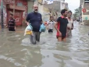 Pakistan’da Elektrik Akımına Kapılan 12 Kişi Öldü