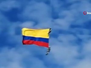 Kolombiya’da Hava Gösterisinde Düşen 2 Asker Hayatını Kaybetti