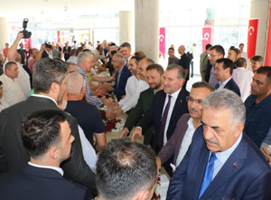 Rize'deki Bayramlaşma Töreninde Hayati Yazıcı: Cumhurbaşkanı Erdoğan Rize'yi Ziyaret Edecek