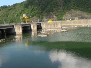 Baraj Gölü Bayram Çöpleri Ve Hayvan Atıklarıyla Doldu