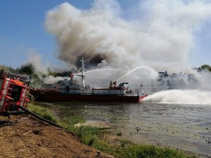 Rusya’da Tersaneye Çekilen Yolcu Gemisinde Yangın