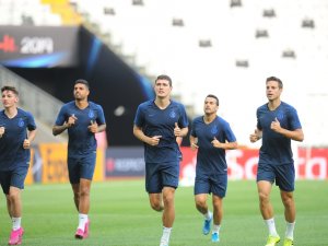 Chelsea Son Antrenmanını Beşiktaş Park’ta Yaptı
