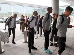 Süper Kupa’yı Kaldıran Liverpool, İngiltere’ye Döndü
