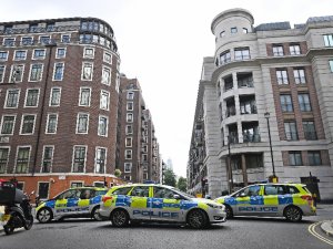 İngiltere İçişleri Bakanlığı Önünde Bıçaklı Saldırı