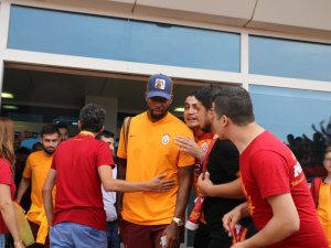 Galatasaray Sezonun İlk Maçı İçin Denizli’ye Geldi