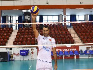 Halkbank, Milli Voleybolcu İbrahim Emet İle Anlaştı