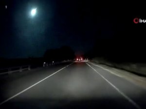 İtalya’da Düşen Meteor Gökyüzünü Aydınlattı