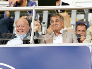 Şenol Güneş Tribünde