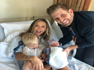 Trump Bir Kez Daha Dede Oldu