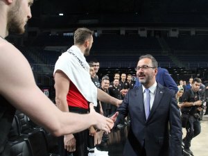 Bakan Kasapoğlu’ndan Millilere Ziyaret