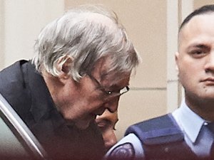 Vatikan, Cinsel Tacizden Suçlanan Kardinali Koruyamadı