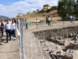 Vali Taşbilek Satala Antik Kentindeki Kazı Çalışmasını İnceledi