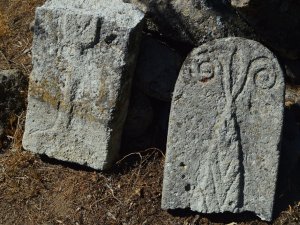 Bursa’da Yüzlerce Yıllık Koç Başlı Mezar Taşı Bulundu