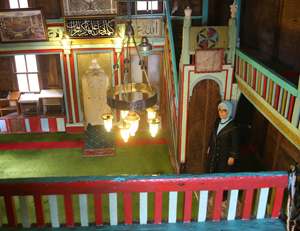 Emine Erdoğan Rize'deki 500 Yıllık Tarihi Bilen Camiini Ziyaret Etti