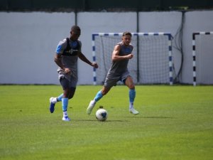 Trabzonspor’un Yeni Transferi Sturridge, Takımla İlk Antrenmanına Çıktı