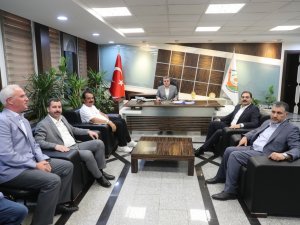 Tatlıses’e Memleketinde Sevgi Seli