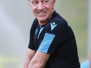 Ahmet Ağaoğlu: "Önümüzde Çok Uzun Bir Yol Var"