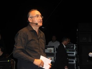 İzmit’te 30 Ağustos Coşkusu Sunay Akın’la Sahile Taştı