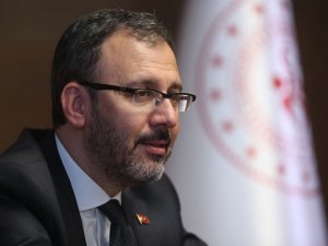 Bakan Kasapoğlu, Trabzonspor’u Tebrik Etti