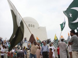 Pakistan Başbakanından Hindistan Hükümetine “Nazi” Benzetmesi