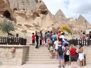 Selime Katedrali Turistlerin İlgi Odağı