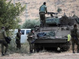 İsrail, Lübnan Sınırına Askeri Takviye Göndermeye Devam Ediyor