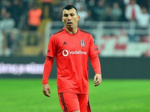 Medel’den Beşiktaş Camiasına Veda Mesajı