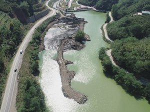 Bu Gölden Ayda Yaklaşık 600 Kamyon Balçık Çıkarılıyor