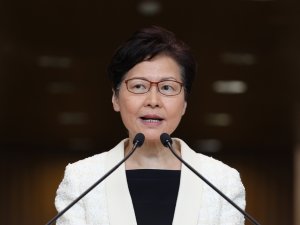 Hong Kong Hükümeti Geri Adım Attı