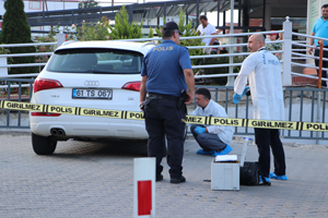 Trabzon'da başhekiminin aracına silahlı saldırı