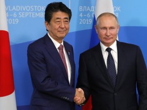 Japonya Ve Rusya Liderlerinden Kritik Görüşme