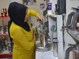 ’Yapamazsın’ Diyenlere İnat Eşinin Mirasına Sahip Çıkıyor