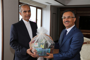 İran İslam Cumhuriyeti Trabzon Başkonsolosu Saberi, Vali Çeber’i Ziyaret Etti