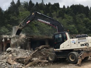 8 Kişinin Hayatını Kaybettiği, 2 Kişinin Kaybolduğu Bölgede Evlerin Yıkımına Başlandı