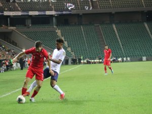 Ümit Milliler İngiltere’ye Kaybetti