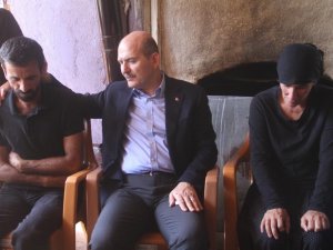 Bakan Soylu, Terör Kurbanı 2 Kardeşin Ailesini Ziyaret Etti