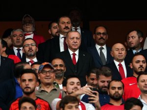 Cumhurbaşkanı Erdoğan, Milli Takımı Yalnız Bırakmadı