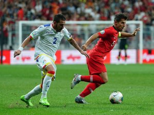 İlk Yarı Sessiz Bitti