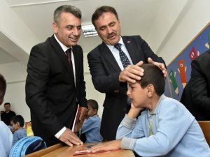 Öyle Bir Gözyaşı Döktü Ki...