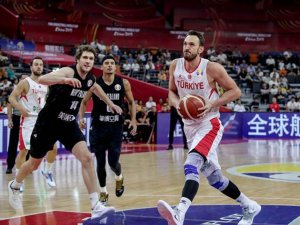 12 Dev Adam, Yeni Zelanda’ya 102-101 Kaybetti