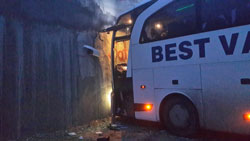 Rizeli İşçileri Taşıyan Otobüs Kaza Yaptı : 8 Yaralı