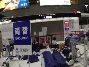 17 Bin Kişi Havaalanında Mahsur Kaldı