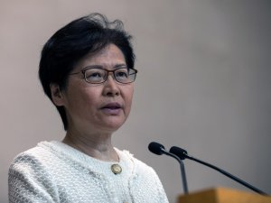 Hong Kong Lideri Lam: “Şiddetin Tırmanması Sorunları Çözmez”