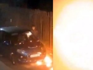 Londra’da Bir Araç Kundaklandı