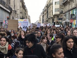 Fransa ‘Emeklilik Reformuna’ Karşı Greve Gidiyor