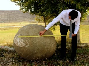 Moğollardan Kalma 2 Ton Ağırlığında Mancınık Güllesi Bulundu