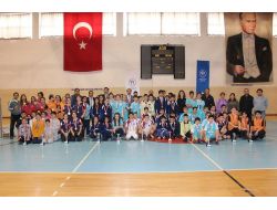 Badmintona Tanşu Aksoy Okulu Damgasını Vurdu