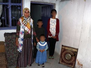 Evleri Yanan Kadın 3 Çocuğuyla Mağdur Oldu